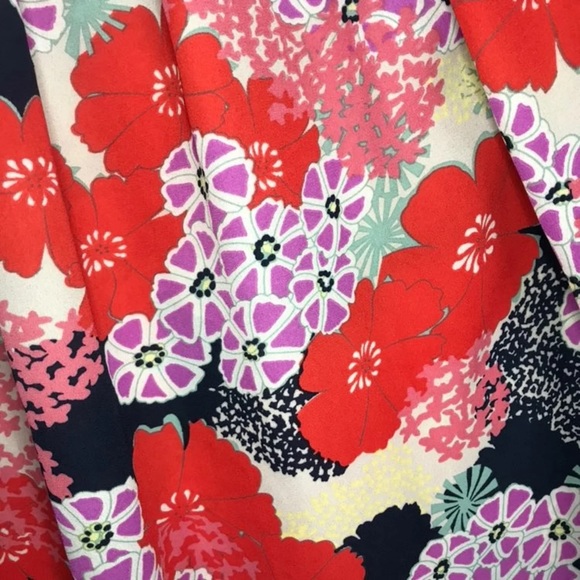 🌻3/$18 or 5/$25🌻DR2 Floral Smocked Peasant Top - Picture 7 of 7